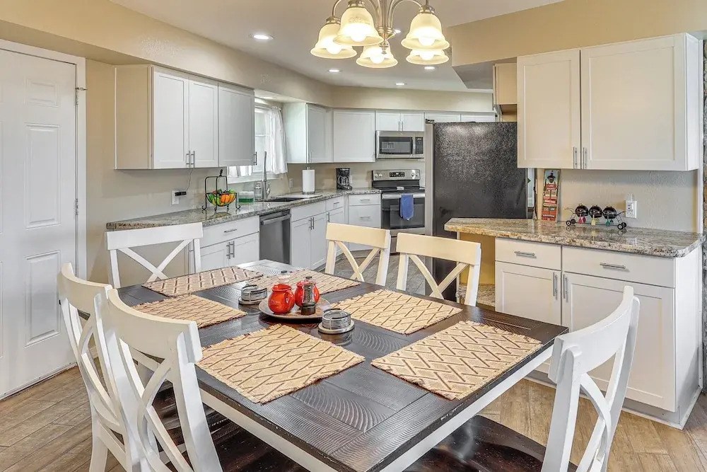3 Mi to Lake Havasu: Family Home w/ Game Room