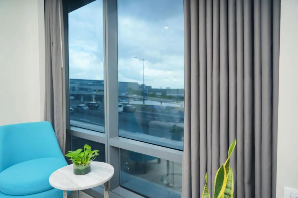 MCollection - Stay Across NAIA Terminal 3 in Newport City