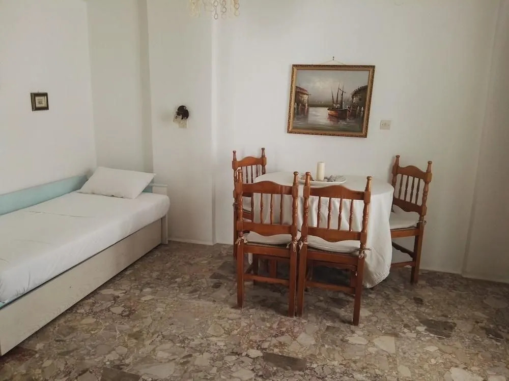 Mihalis Apartments
