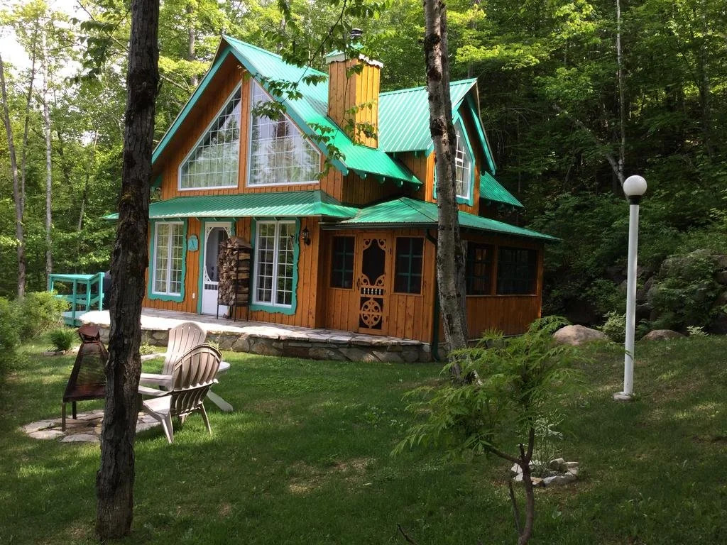Domaine Rivière Sacacomie Chalets et Bed and Breakfast -Manoir Canergie