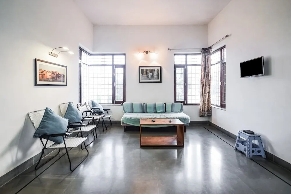 OYO 16855 Home Blissful 2BHK Bedla