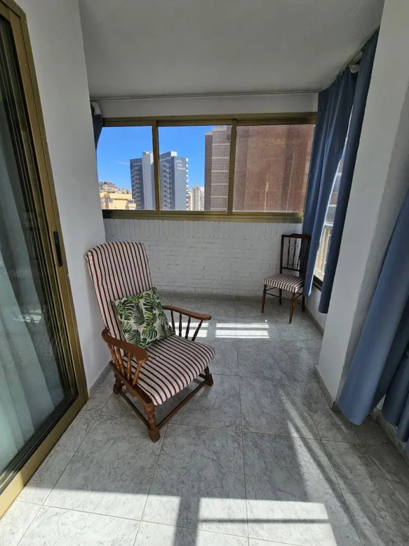 City Apartment With Pool Access