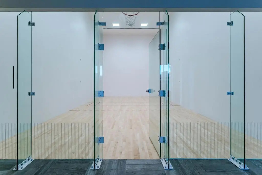New2019 SW CornerSuite with WaterViews 9th Floor