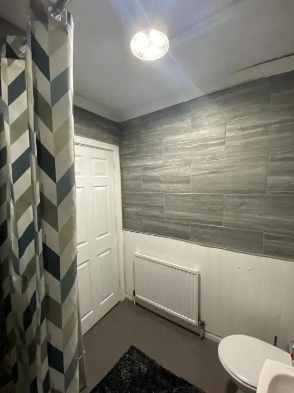 Cosy 3 Bedroom House, Free Parking & Wifi
