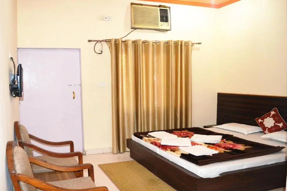Hotel Goverdhan Tourist Complex