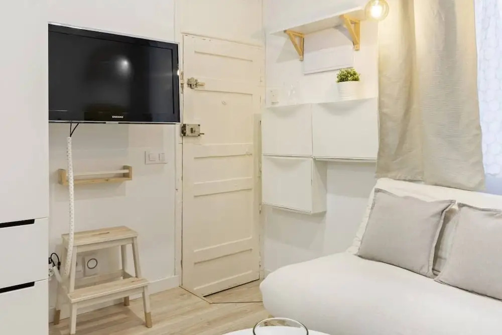 Space-saving Designer Apartment With One Bedroom in Chamberí, Madrid