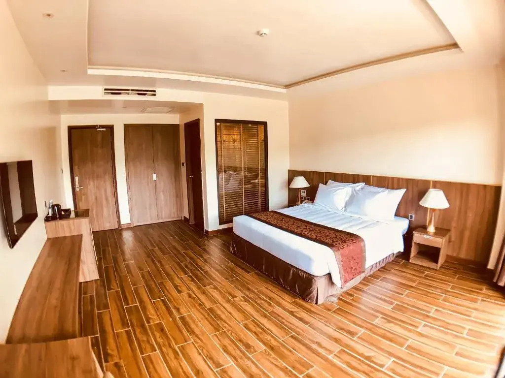 Coral Bay Resort