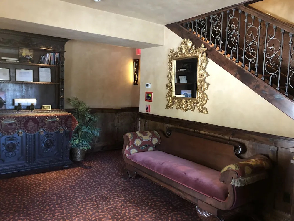 Border House at Crystal Bay Casino