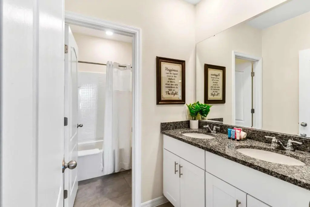 7663 Oakmoss Loop