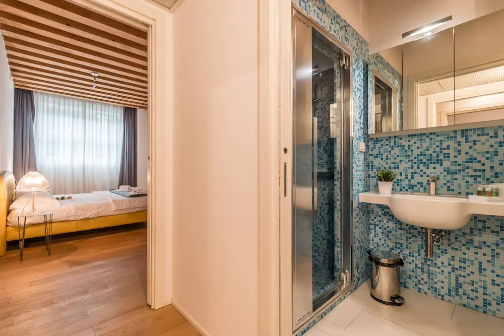 Mazzoni 10 Modern Flat
