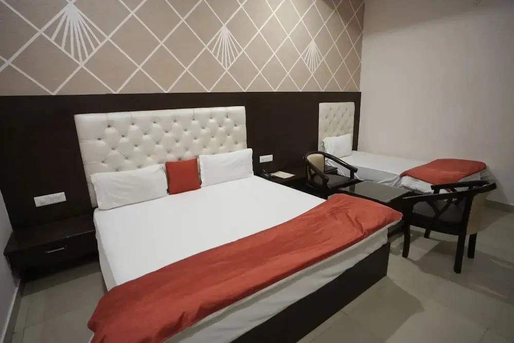 Hotel S R Grand