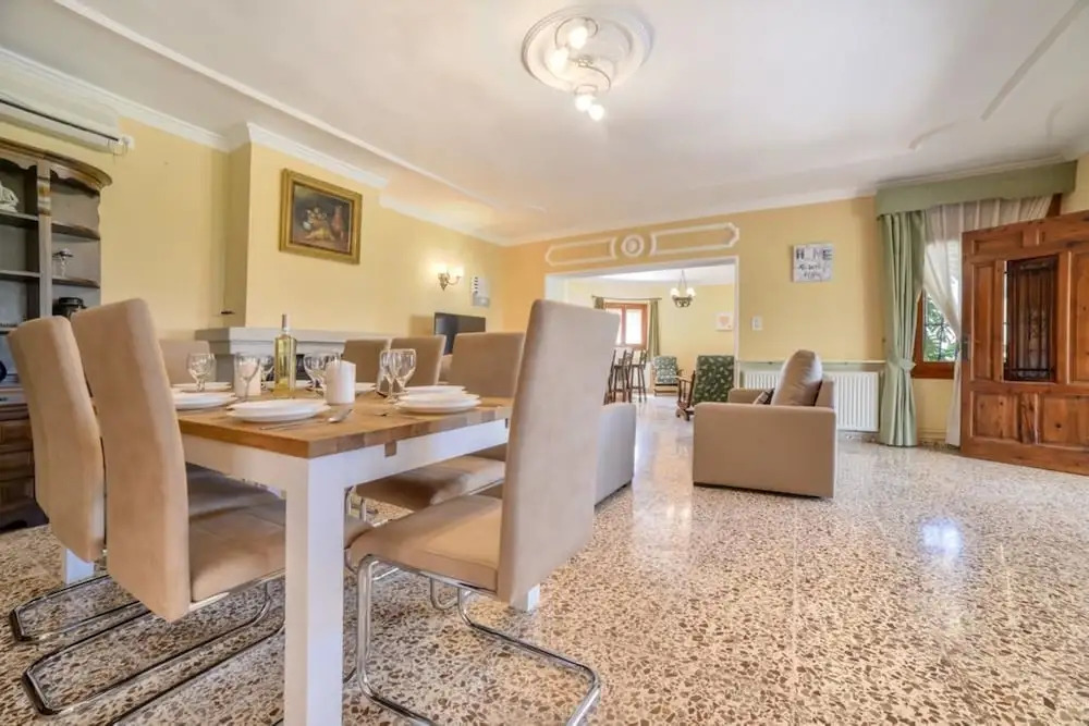 Villa - 4 Bedrooms with Pool and WiFi - 107481