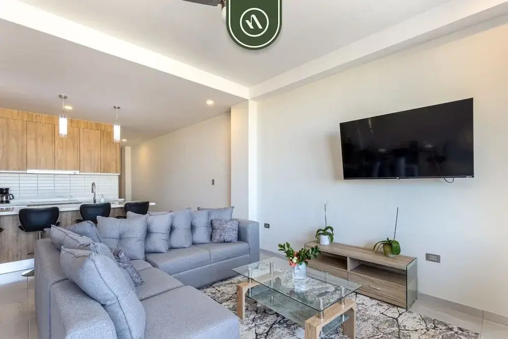 New 2 BR Condo With Private Terrace - BBQ