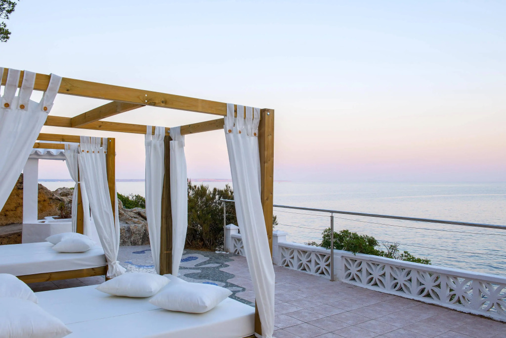 Globales Cala Viñas Adults Only 16+
