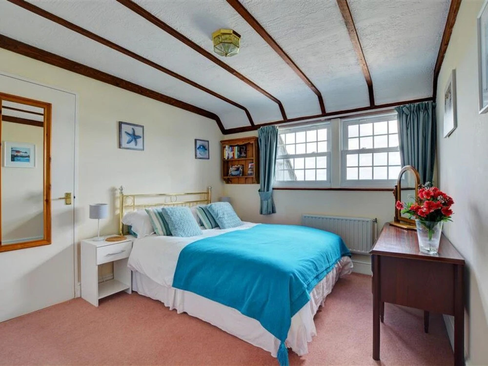 Swanky Holiday Home in Saint Merryn With Garden