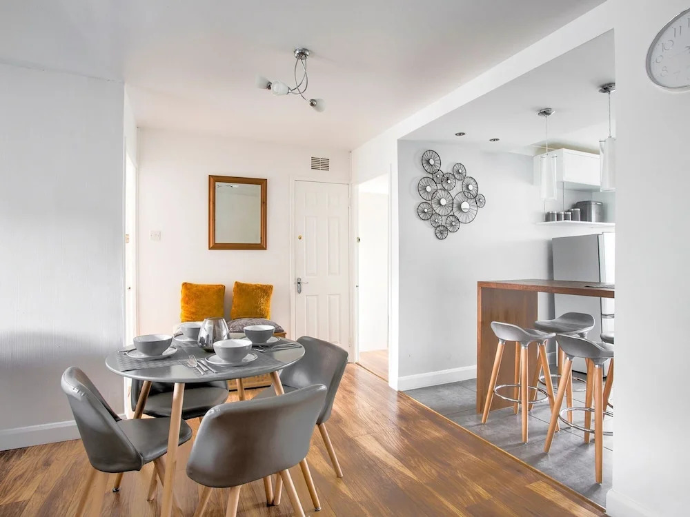 Restful Apartment in London near Westfield Shopping Center