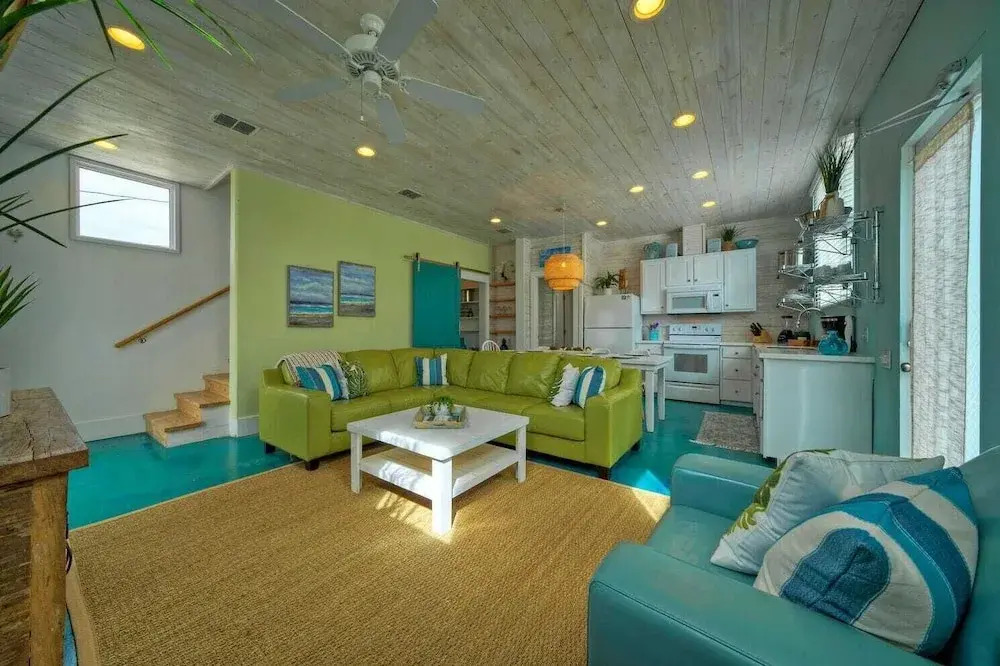 Third Sandbar & Seaglass Landing by Avantstay. Sleeps 30 2 Homes + Dual Pools + Outdoor Living Steps to Beach