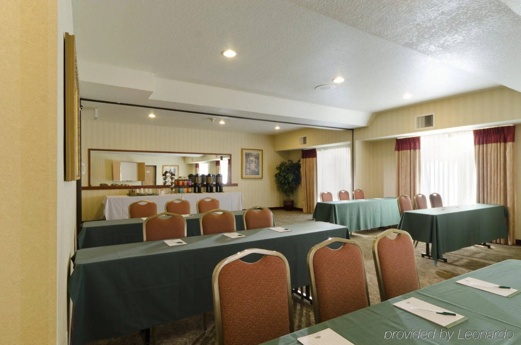 Country Inn & Suites by Radisson, Portland International Airport, OR