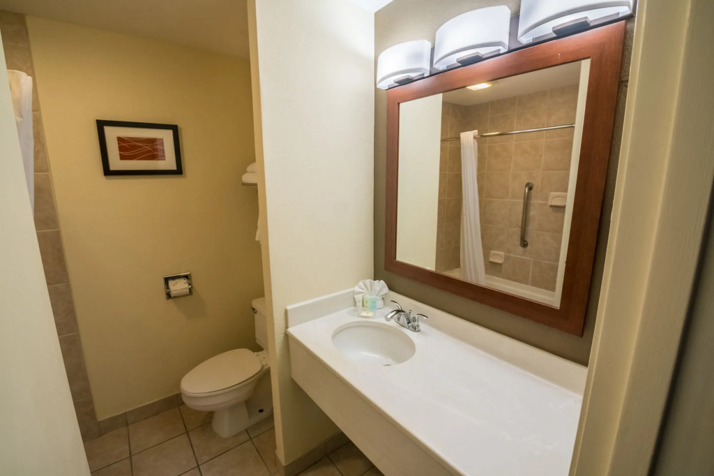 Comfort Inn & Suites