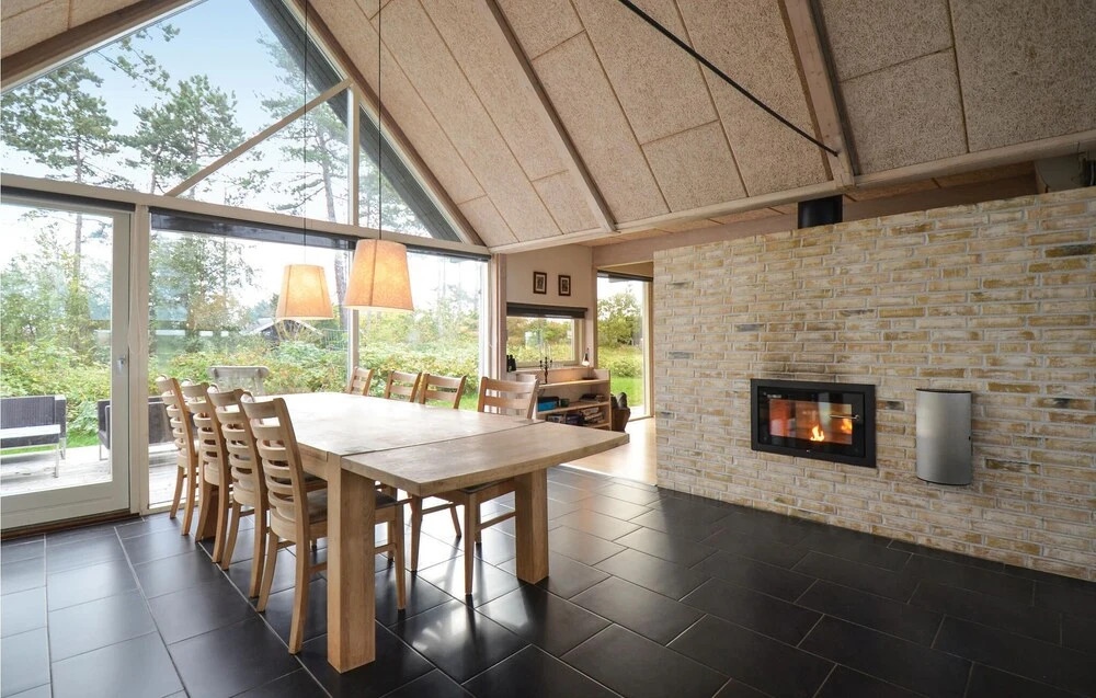 Gorgeous Home In Ebeltoft With Kitchen
