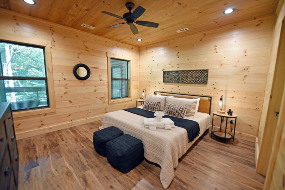 Hidden Creek Cabin by Escape to Blue Ridge