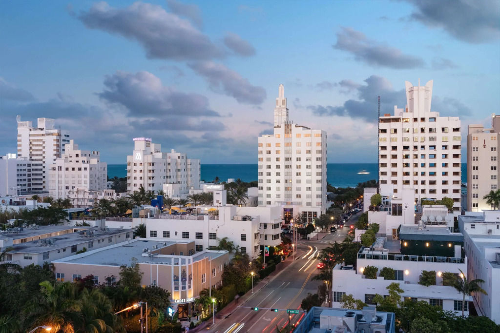 Tropics Hotel Miami Beach