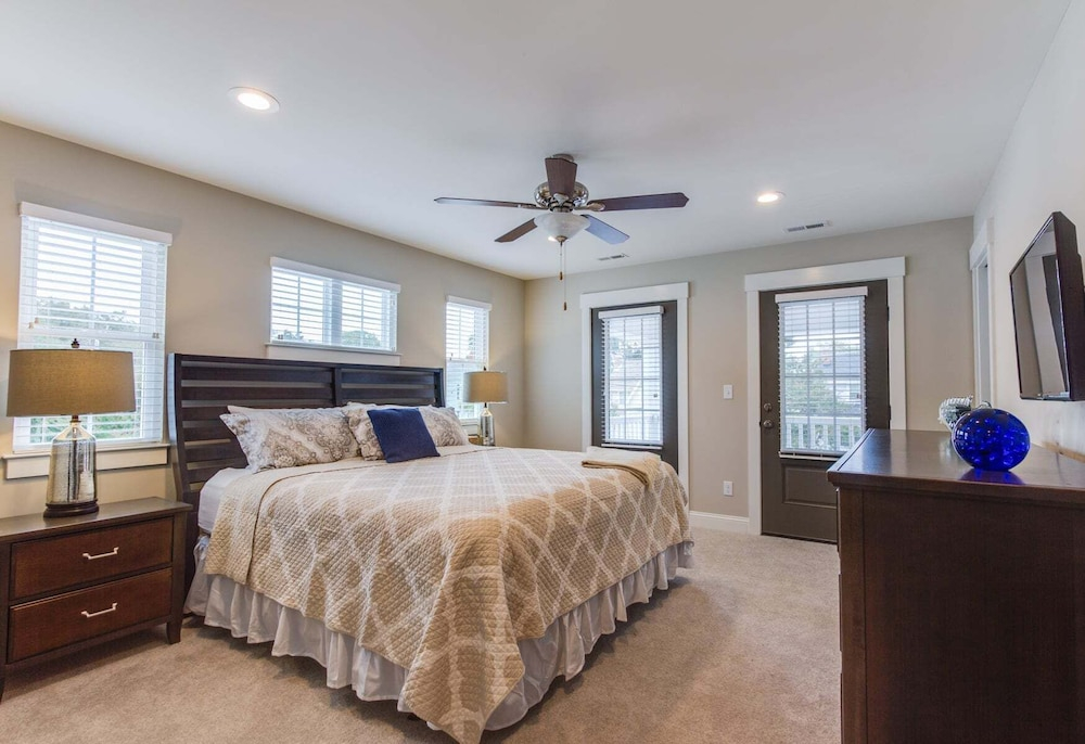 412a The Inlet House Spacious 4 BR Townhouse Walking Distance to the Beach