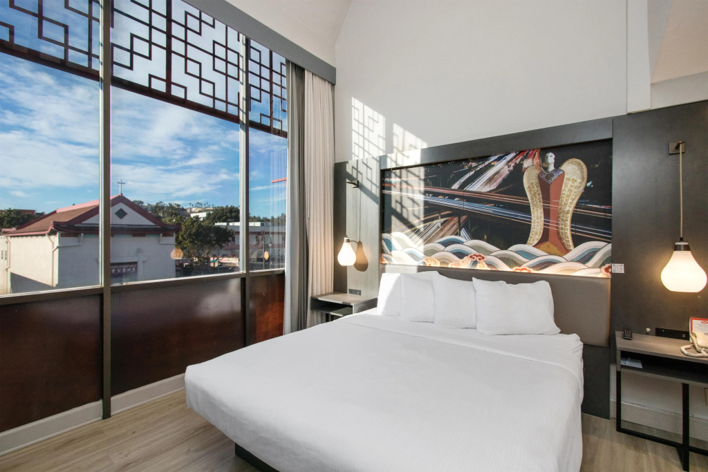 Aiden Los Angeles Downtown Dragon Gate Inn