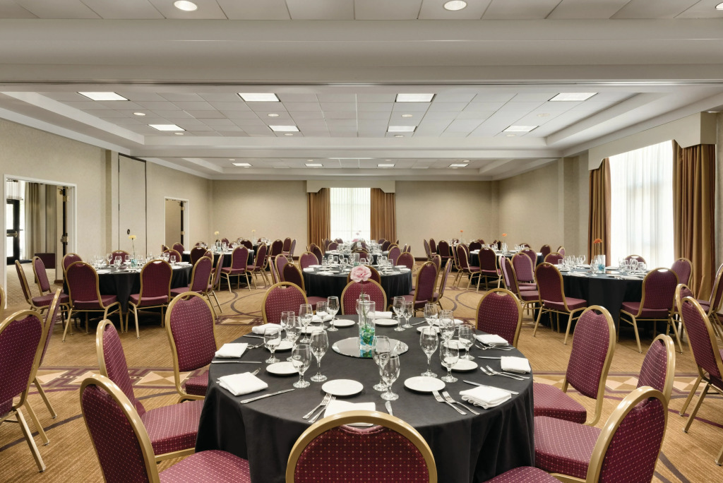 DoubleTree by Hilton Milwaukee/Brookfield