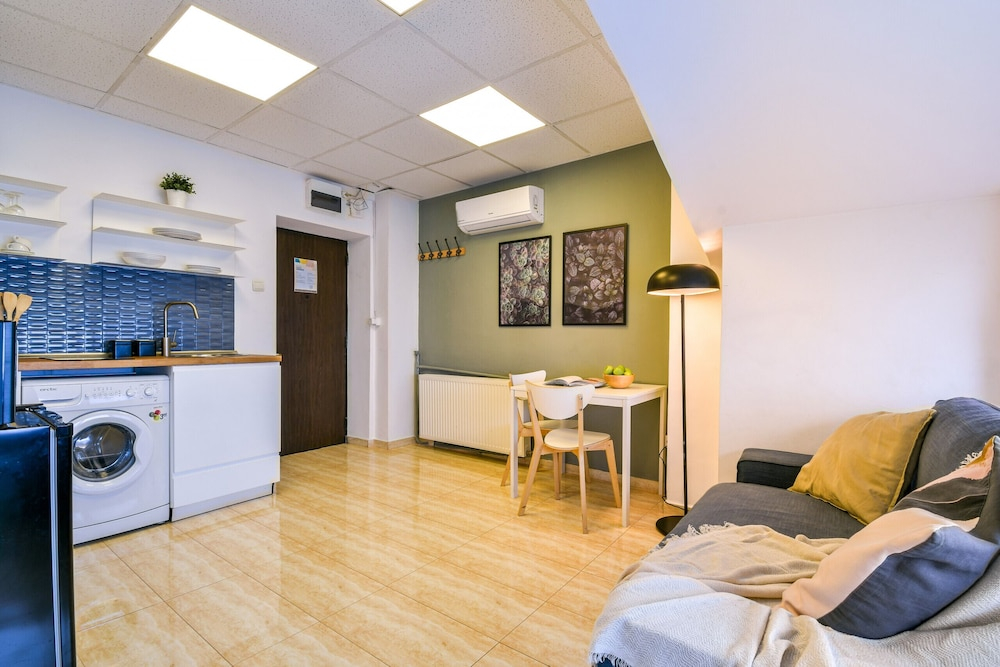 New Unirii Center Apartments by Olala Homes