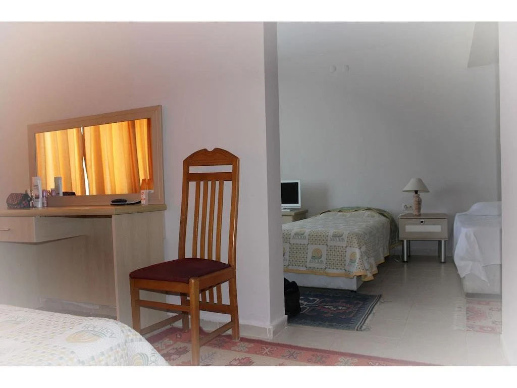 Can Karaburun Hotel