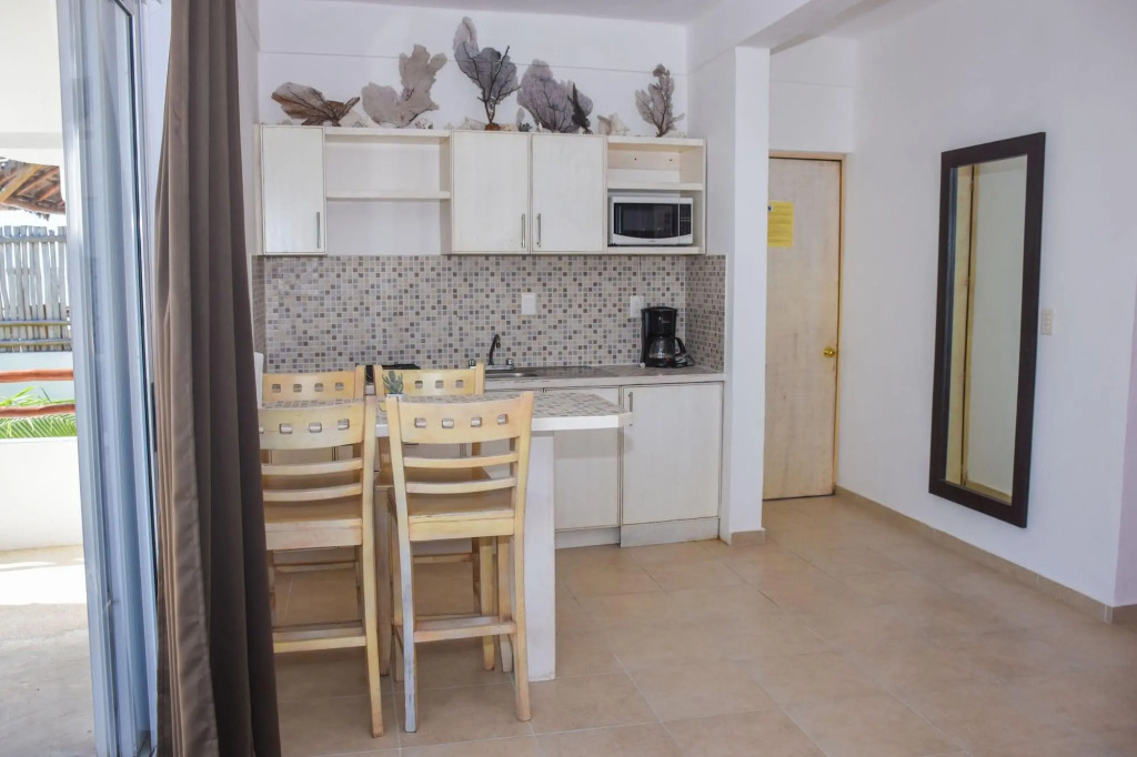 El Fuerte Beach Apartments