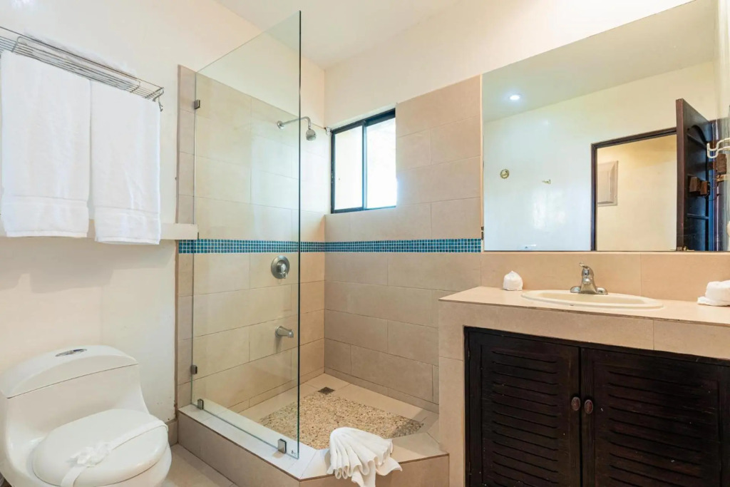 El Diria 301 Penthouse- Ocean View 3 Bedroom Condo