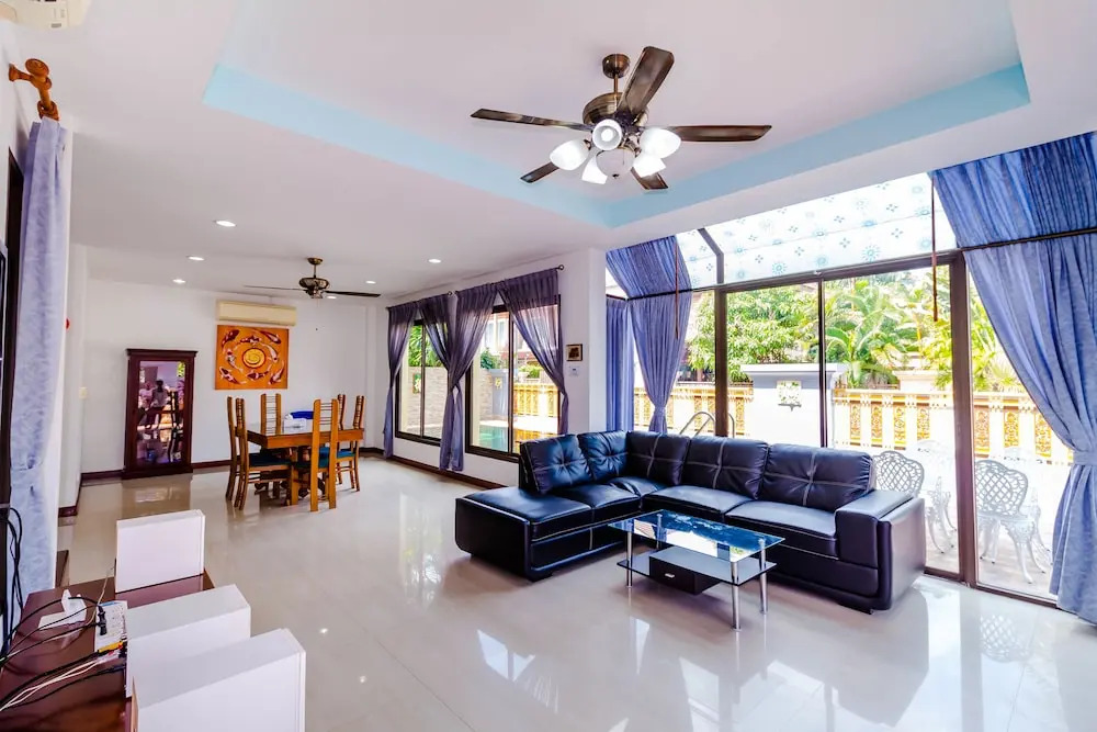 3 Bedrooms Pool Villa Walk to Patong