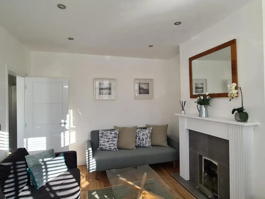 Newly Refurbished 4-bed House in Bournemouth