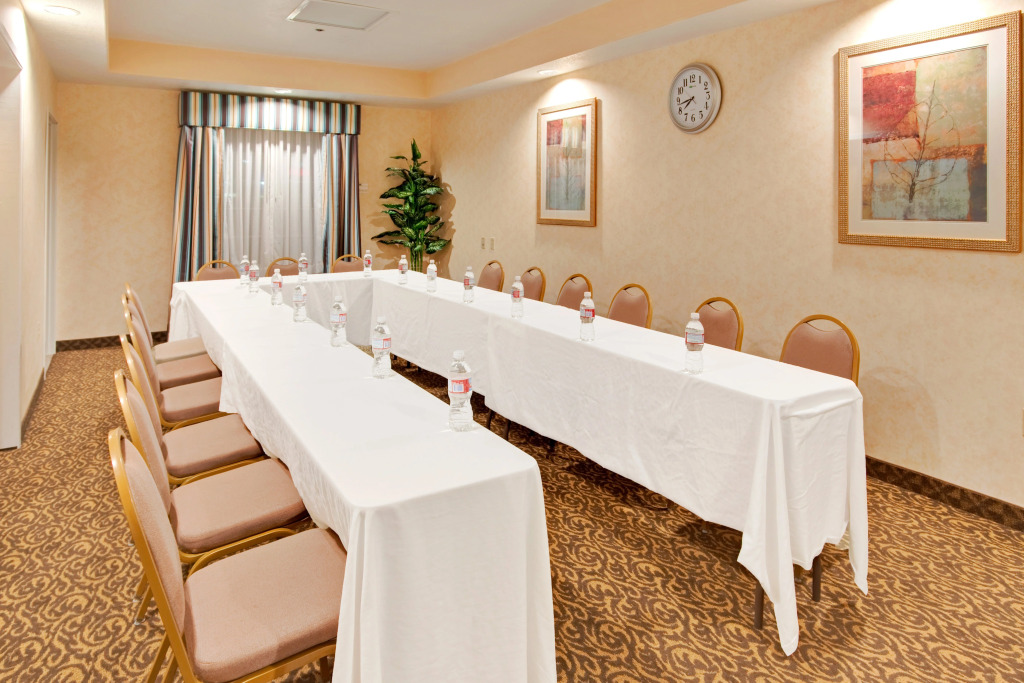 Holiday Inn Express Delano by IHG