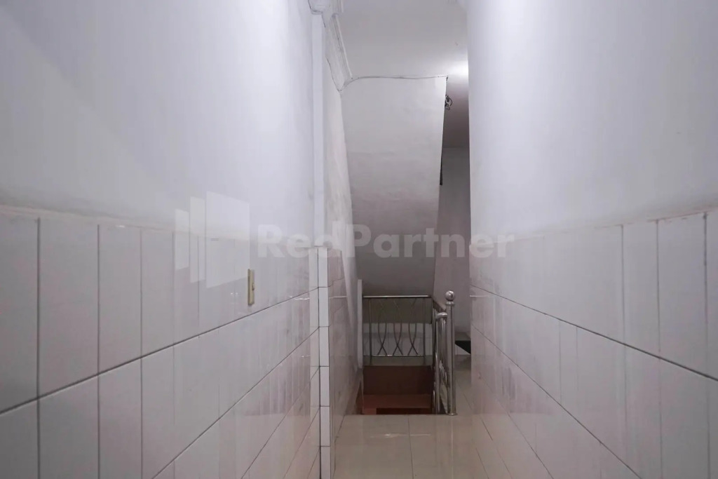 Edbert Guesthouse RedPartner