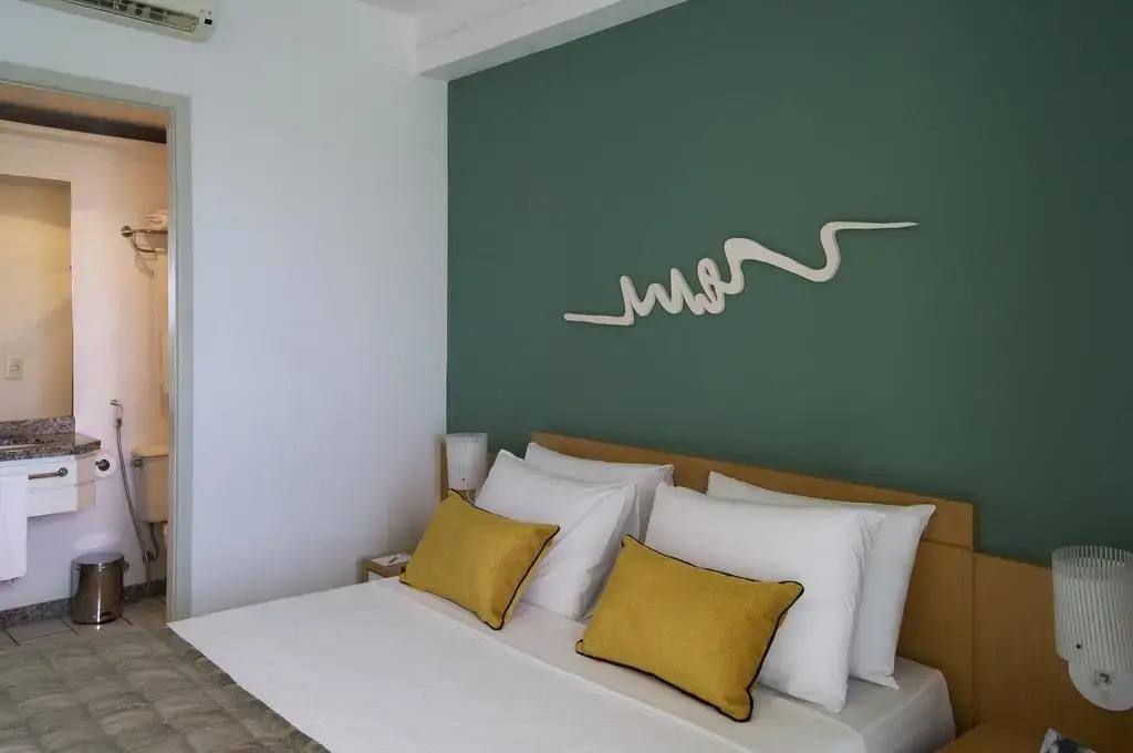 Bristol Praia do Canto Apart Hotel