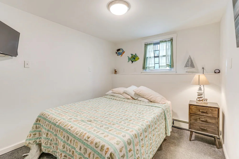 Milford Vacation Rental 1 Block to Beach