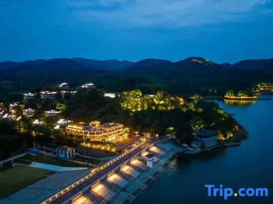 Tianmu Lake Yuhu Peninsula Hot Spring Hotel