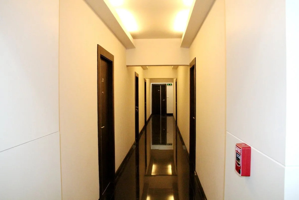 Golden Pool Hotel