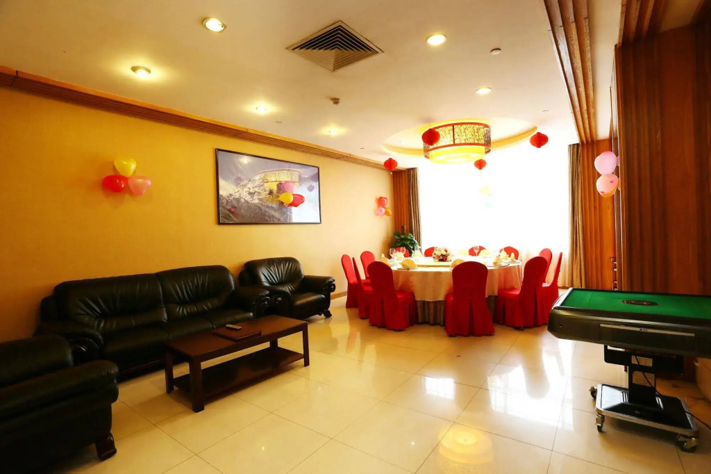 Sichuan Hotel Shenzhen,Near Huaqiang North