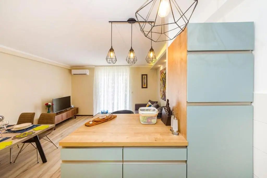Ema 2Br Apt. In Old Town Centre