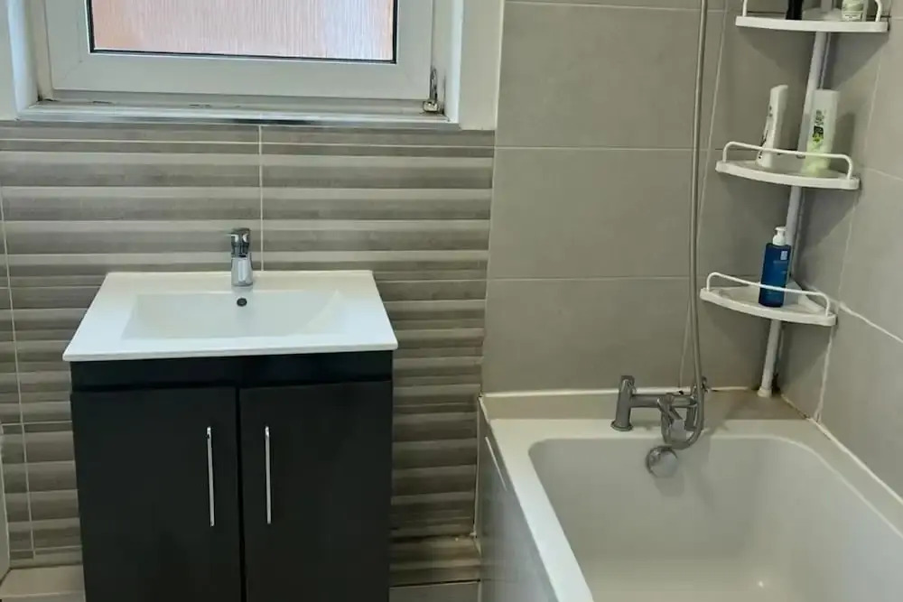 Albans Road Apartment - 4 Bedroom Luxury Stay