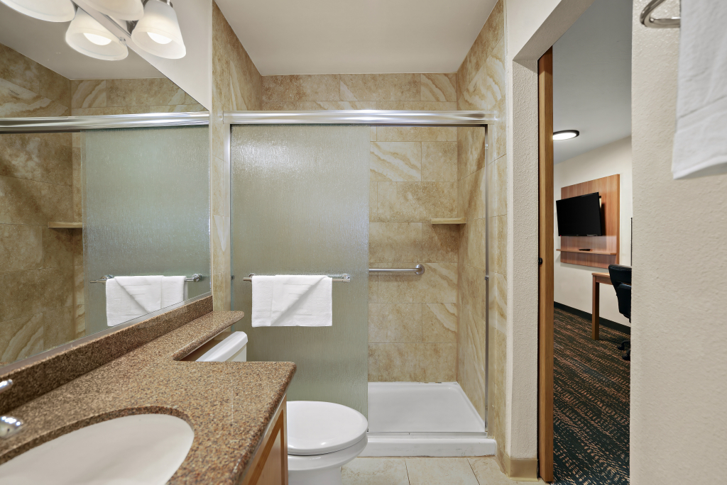 La Fuente Inn & Suites