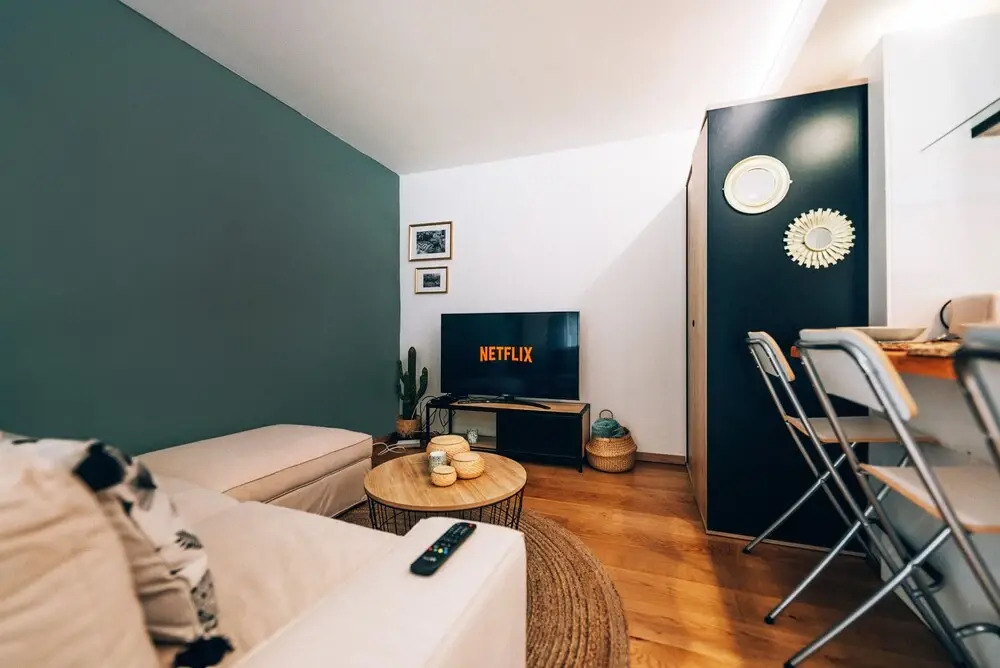 Stylish Studio w Terrace in Heart of Lux