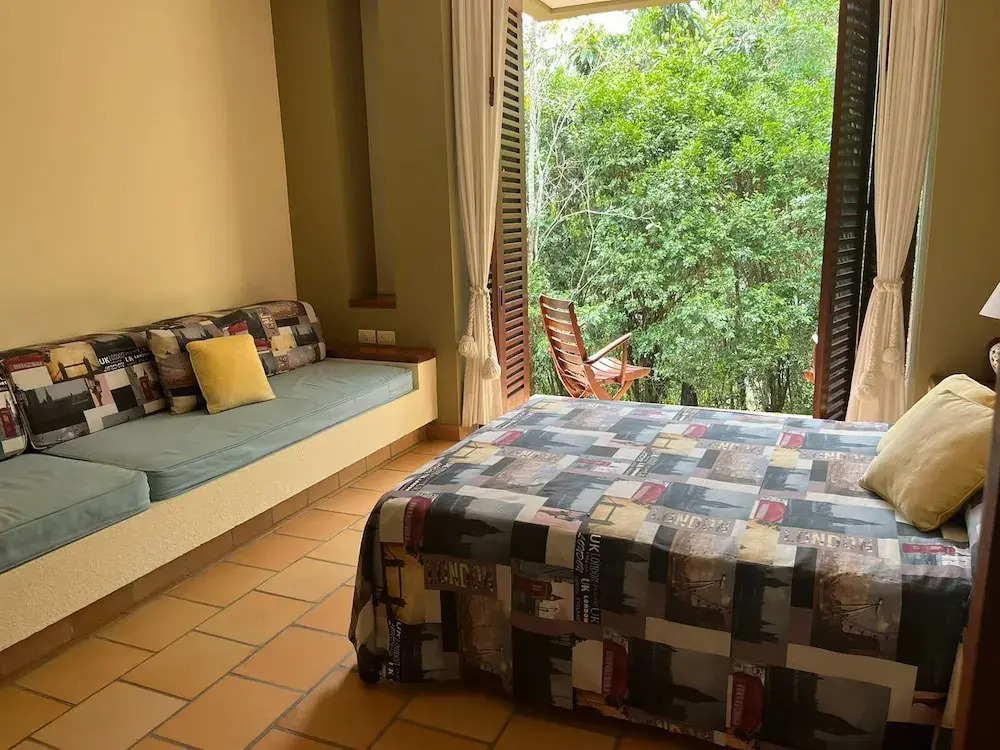 w Astonishing 5BR House w Pool in Anapoima
