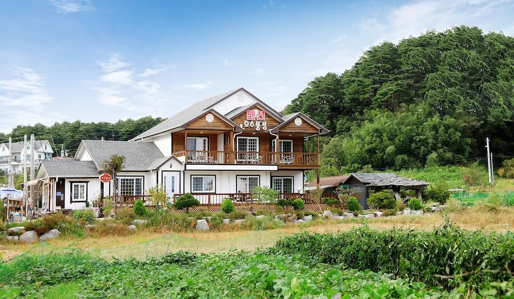 Gangneung Lakeview Pension