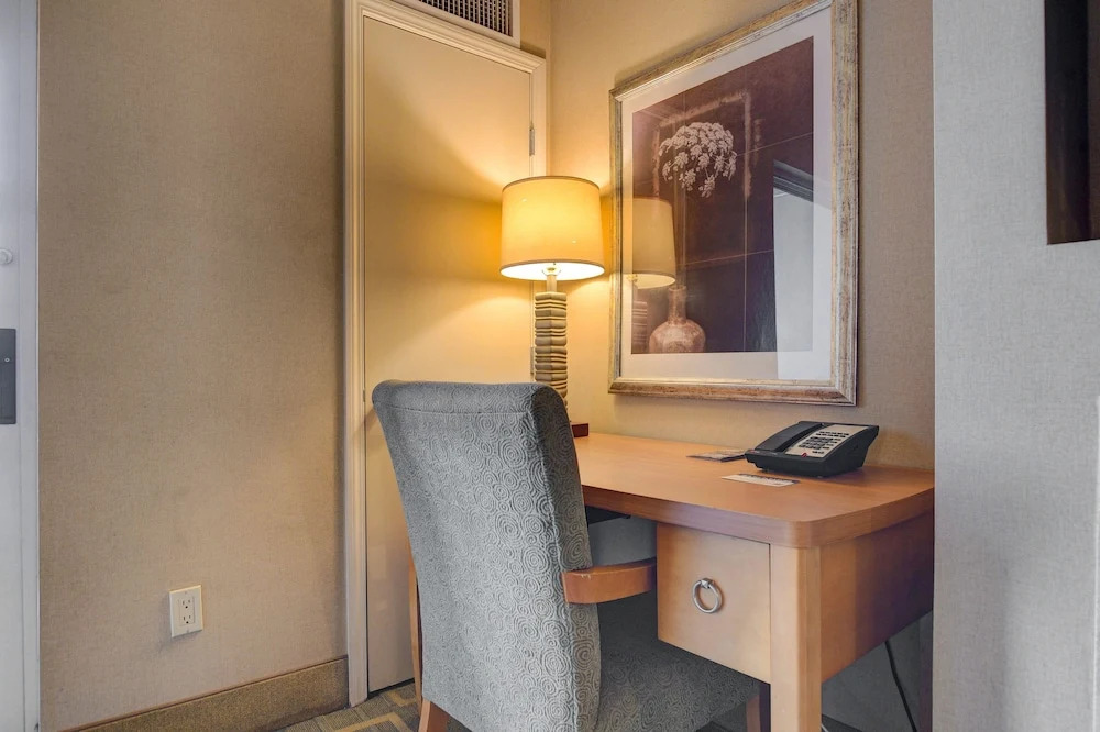 Sapphire Skyline Premium Suite