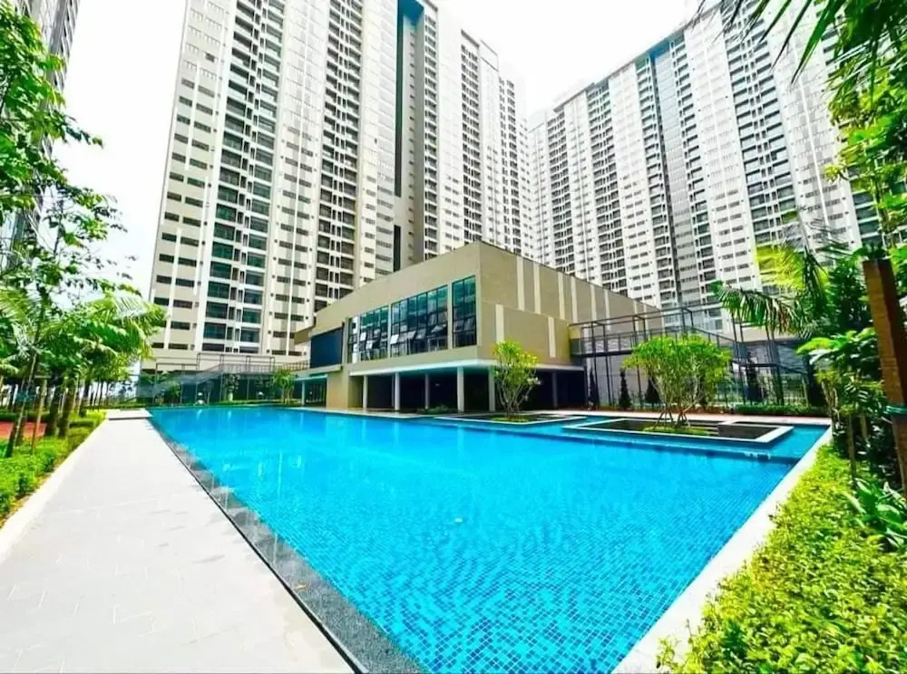 Nilai Youth City C-25-15 4PAX